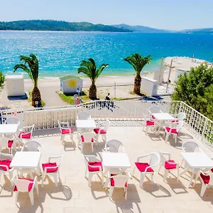 apartments-balote.hotels-in-trogir.com/